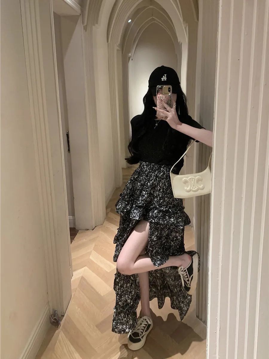 Midi Skirt Floral - Spódnica midi z kwiatowym nadrukiem, damska,