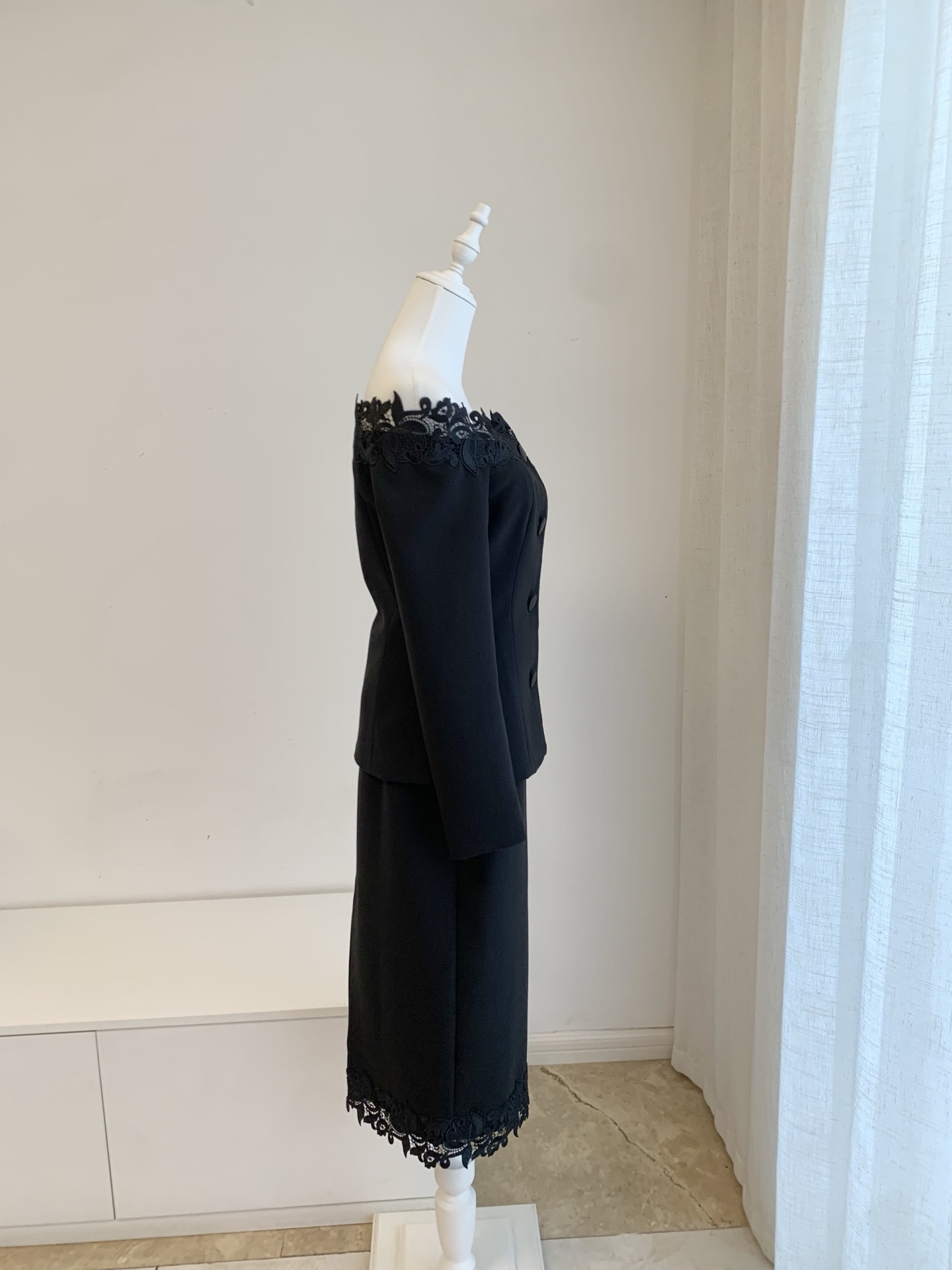 Damski komplet w czarnym kolor – Midi Skirt Floral recenzja i cena